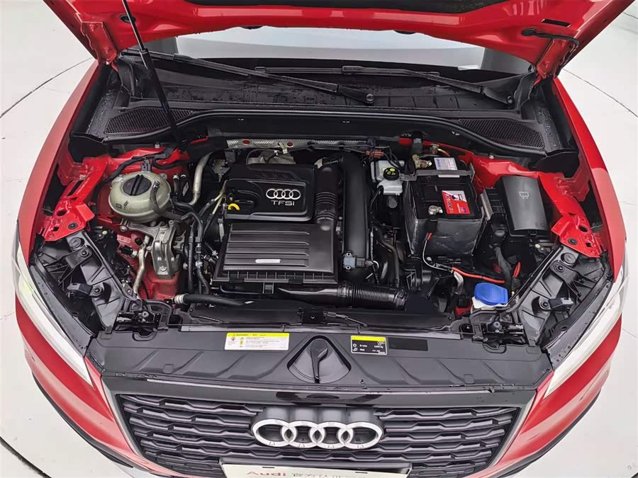 Audi Q2L 2018 car image #10