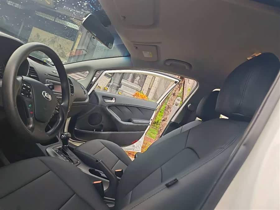 Kia Forte Koup 2014 car image #10