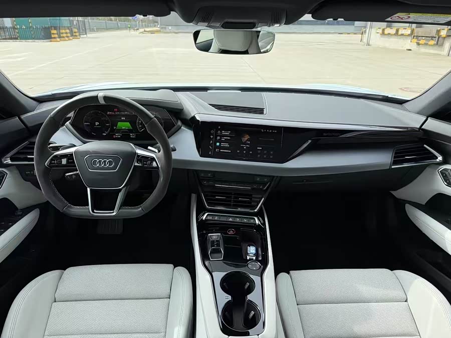 Audi e-tron GT 2024 صورة سيارة #10