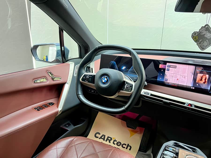 BMW iX M60 2023 car image #10