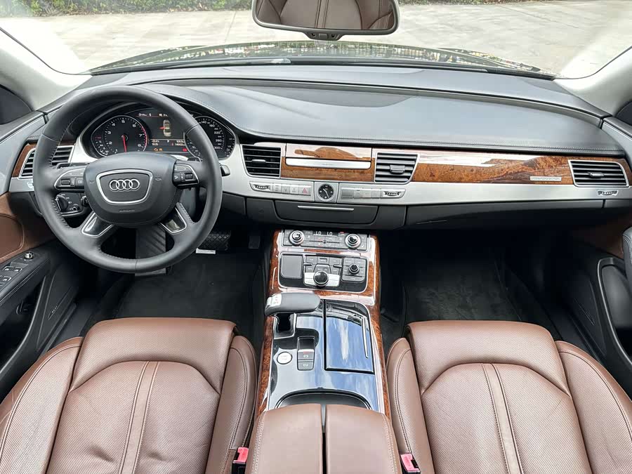 Audi A8 2012 imagen de coche #10