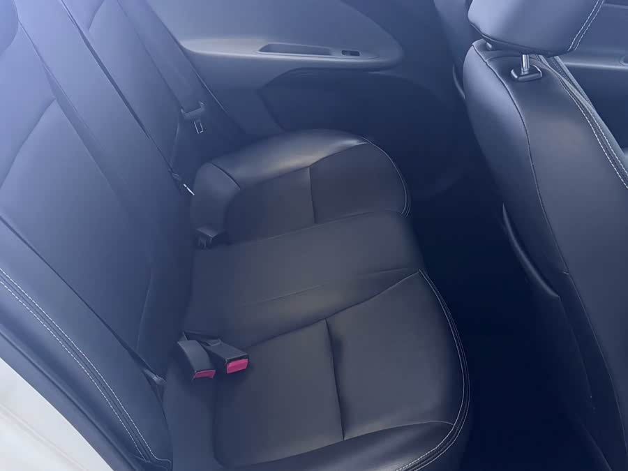 Kia Pegas 2021 image de voiture #10