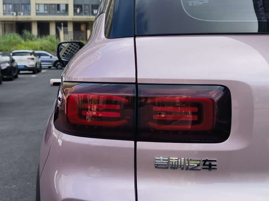 GEELY Monjaro MHEV 2022 car image #10