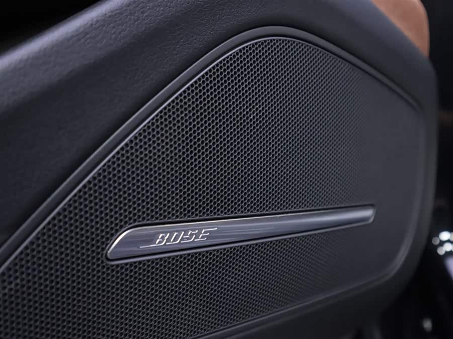 Audi S8 2015 car image #10