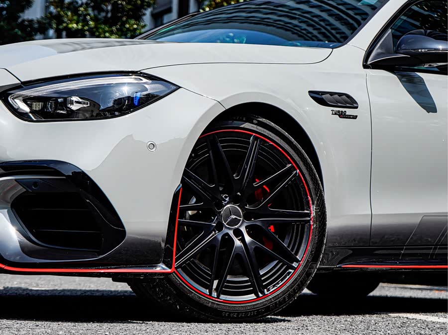 Mercedes-Benz C AMG New Energy 2025 изображение автомобиля #10