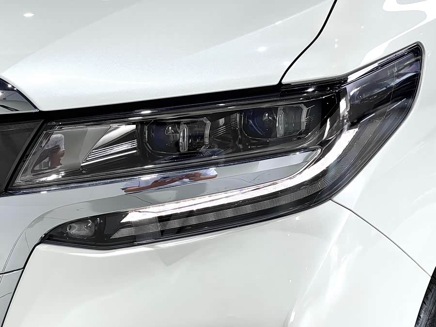 Toyota Alphard 2022 #10 Toyota Alphard 2022 car image #10