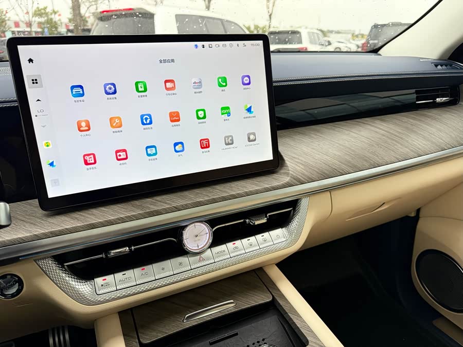 Tank 500 New Energy 2025 immagine di auto #10