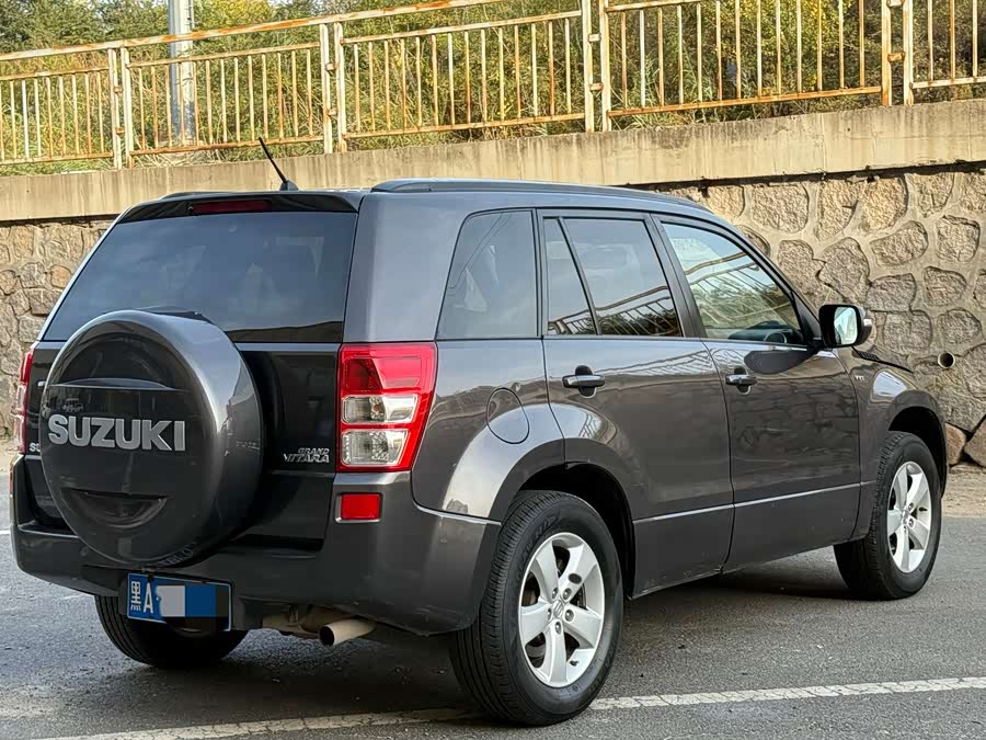 铃木 超级维特拉 2009 汽车图片 #10