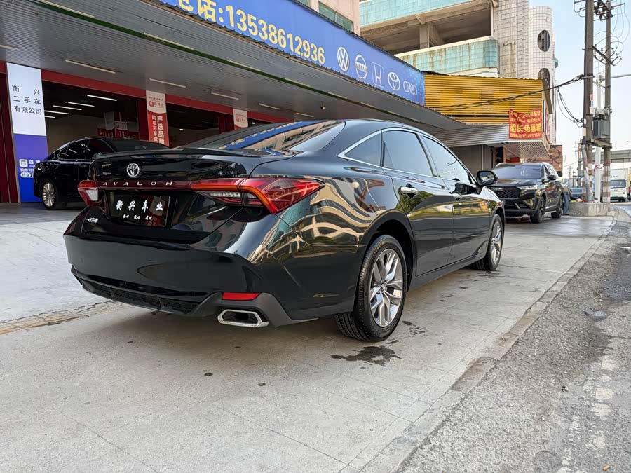 Toyota Avalon 2021 car image #10
