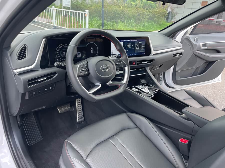 Hyundai Sonata 2023 car image #10