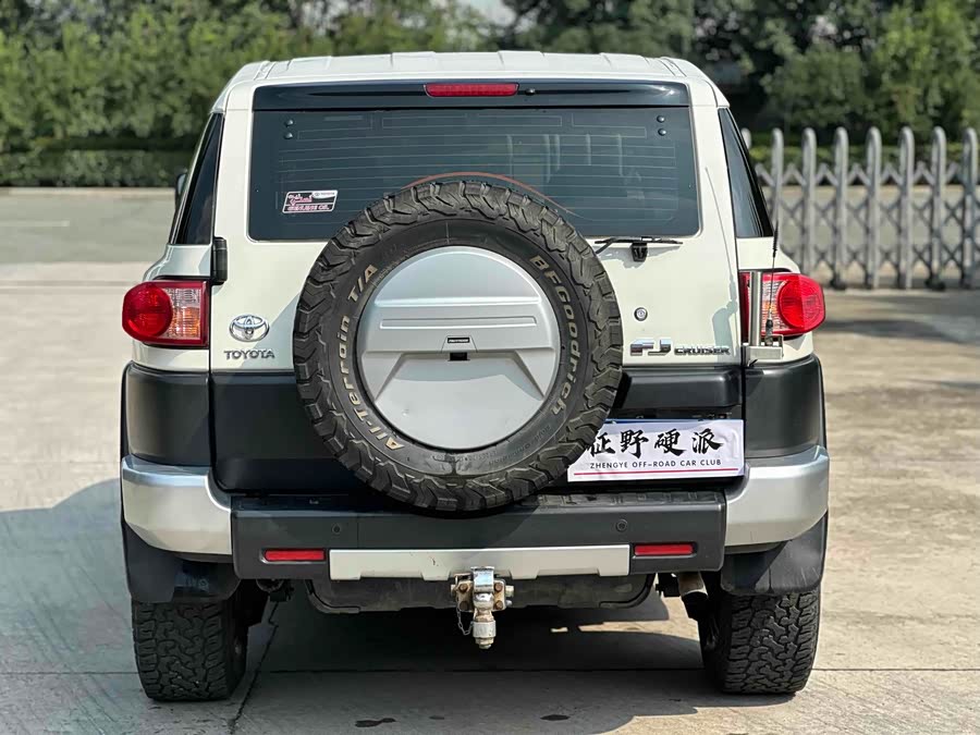 Toyota FJ Cruiser 2017 #10 Toyota FJ Cruiser 2017 car image #10