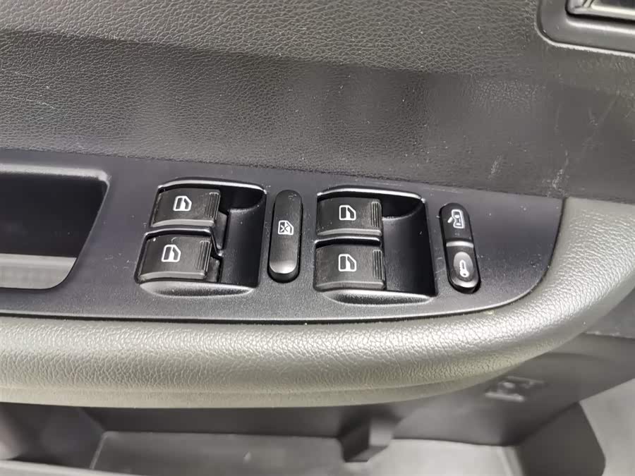 Kaiyi E3 2018 #10 Kaiyi E3 2018 car image #10