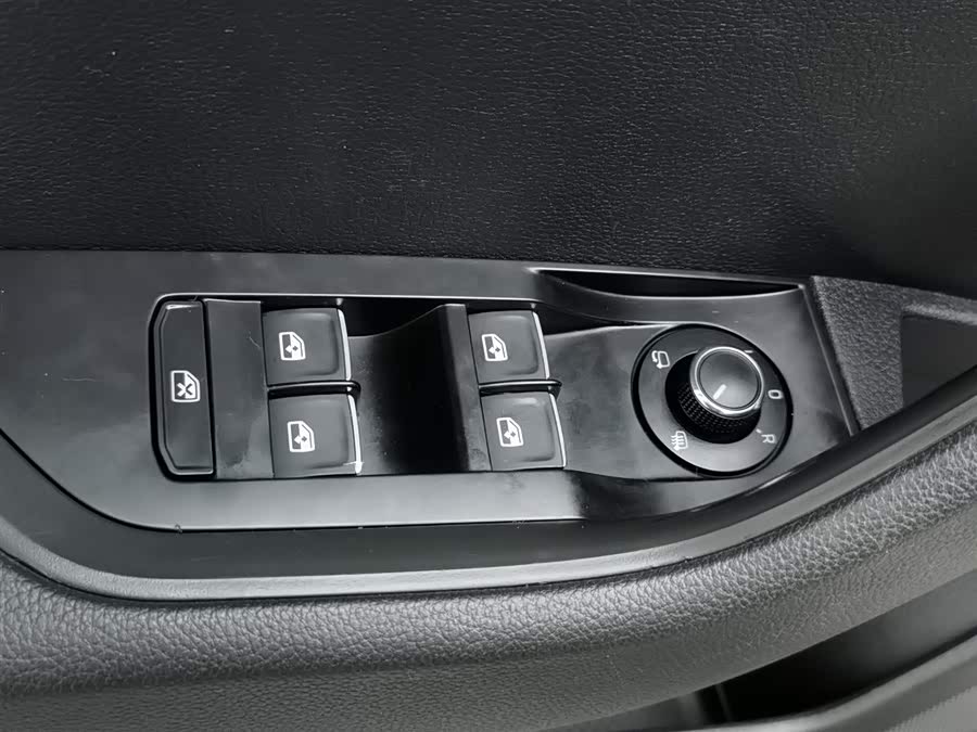Skoda Superb 2016 car image #10