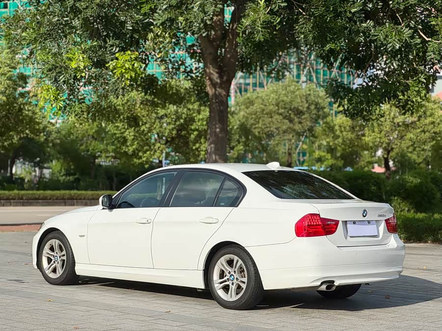 BMW 3 Series (Imported) 2010 car image #10