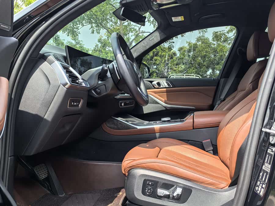 BMW X7 2023 immagine di auto #10