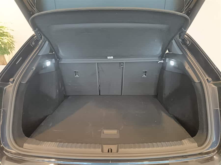 Audi Q4 e-tron 2024 #10 Audi Q4 e-tron 2024 immagine di auto #10