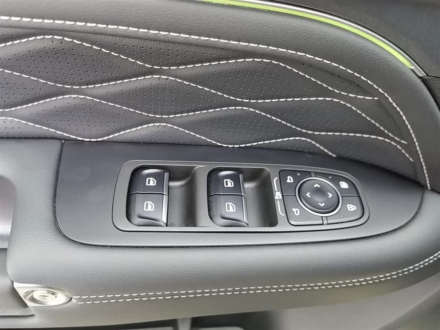 Tank 300 New Energy 2025 #10 Tank 300 New Energy 2025 car image #10