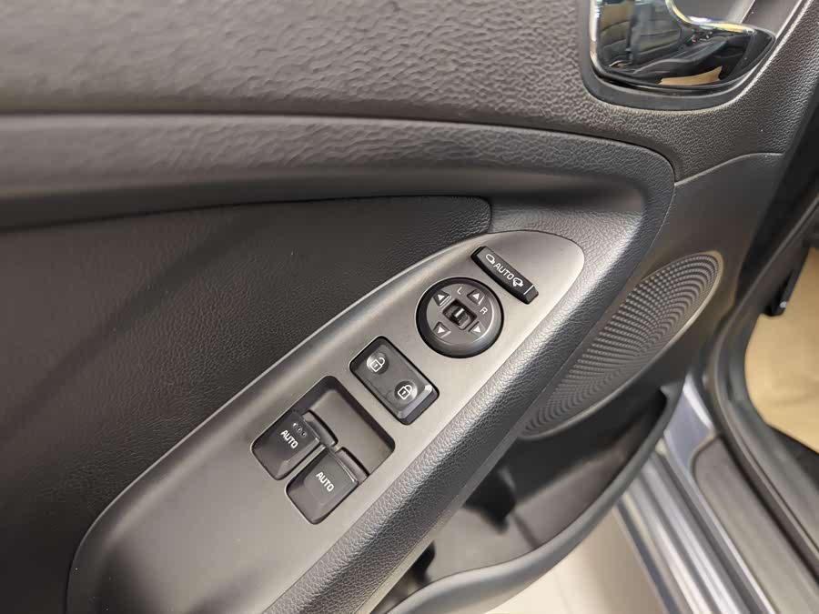 起亚 速迈 2014 汽车图片 #10