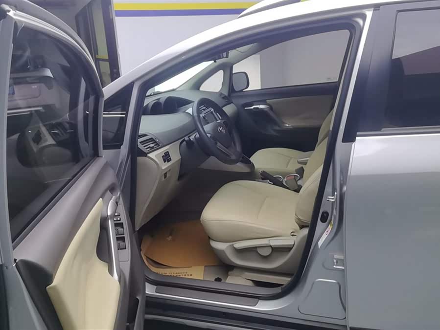 Toyota Reiz 2016 #10 Toyota Reiz 2016 car image #10