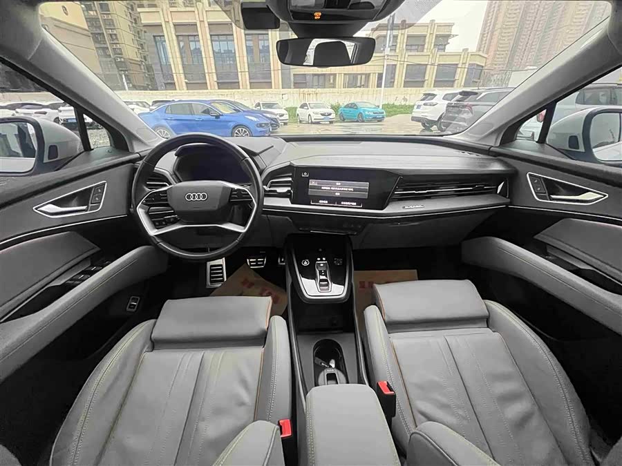 Audi Q5 e-tron 2023 #10 Audi Q5 e-tron 2023 صورة سيارة #10