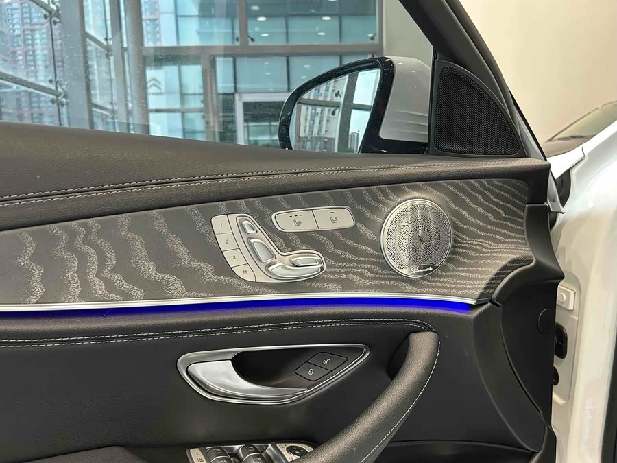 Mercedes-Benz E Class New Energy 2023 car image #10
