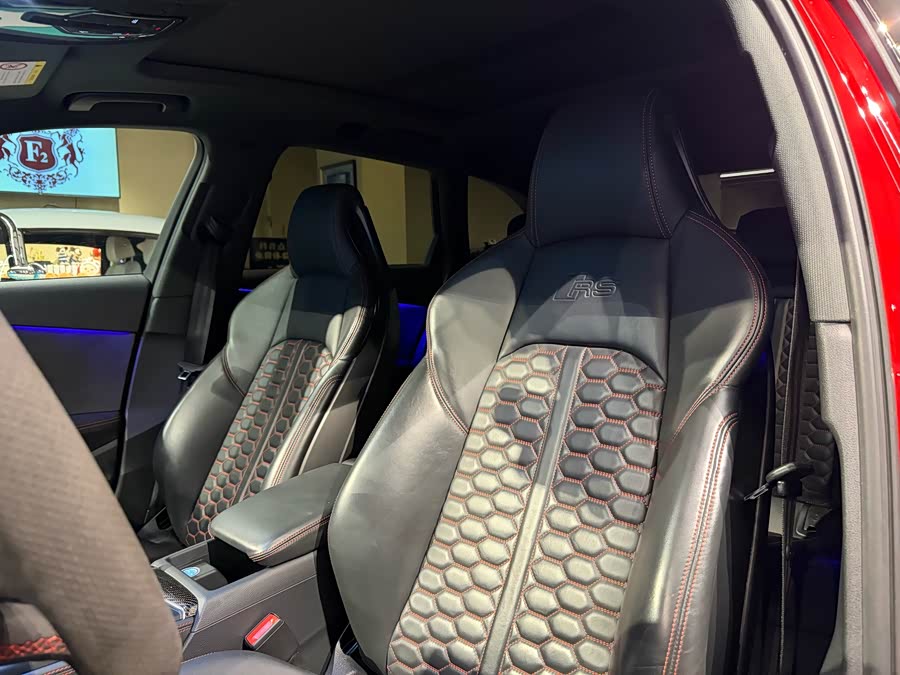 Audi RS 4 2020 car image #10