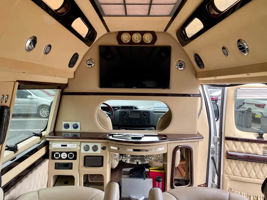 Ford E350 2013 imagen de coche #10