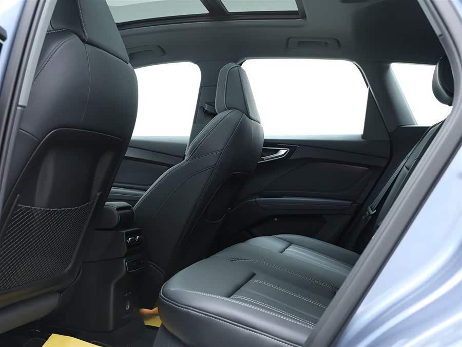 Audi Q4 e-tron 2024 #10 Audi Q4 e-tron 2024 immagine di auto #10