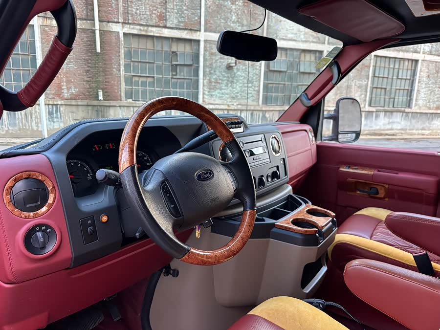 Ford E350 2016 car image #10