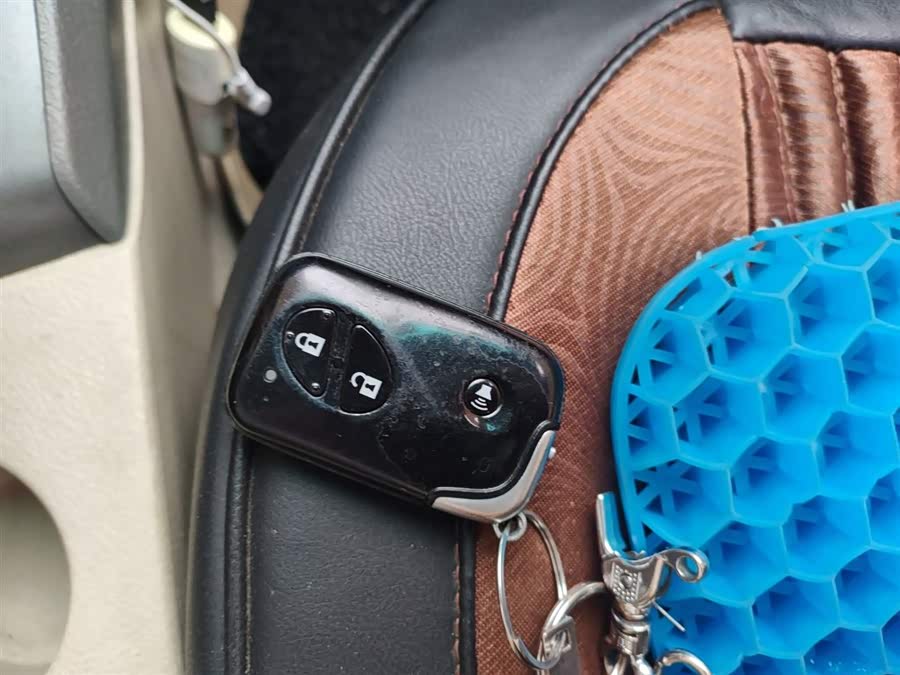 BYD L3 2013 immagine di auto #10