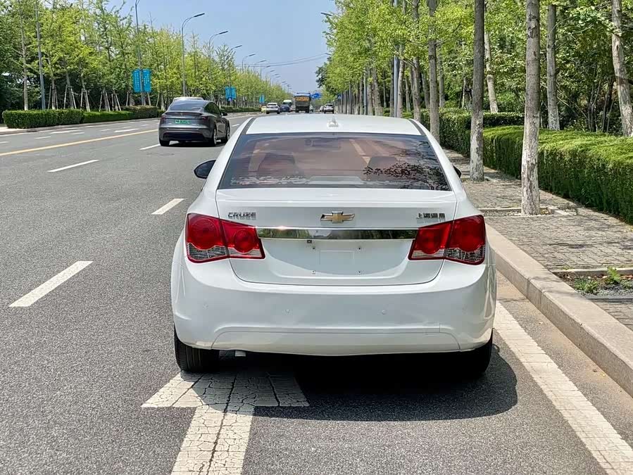 Chevrolet Cruze 2012 immagine di auto #10