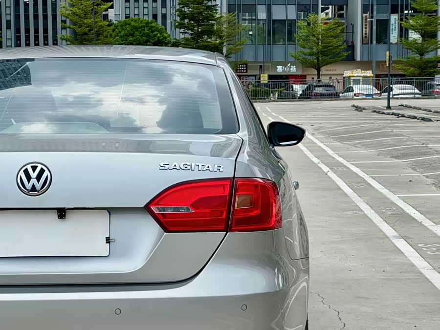 Volkswagen Sagitar 2014 immagine di auto #10