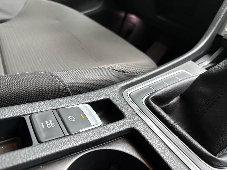 Volkswagen Golf 2016 car image #10