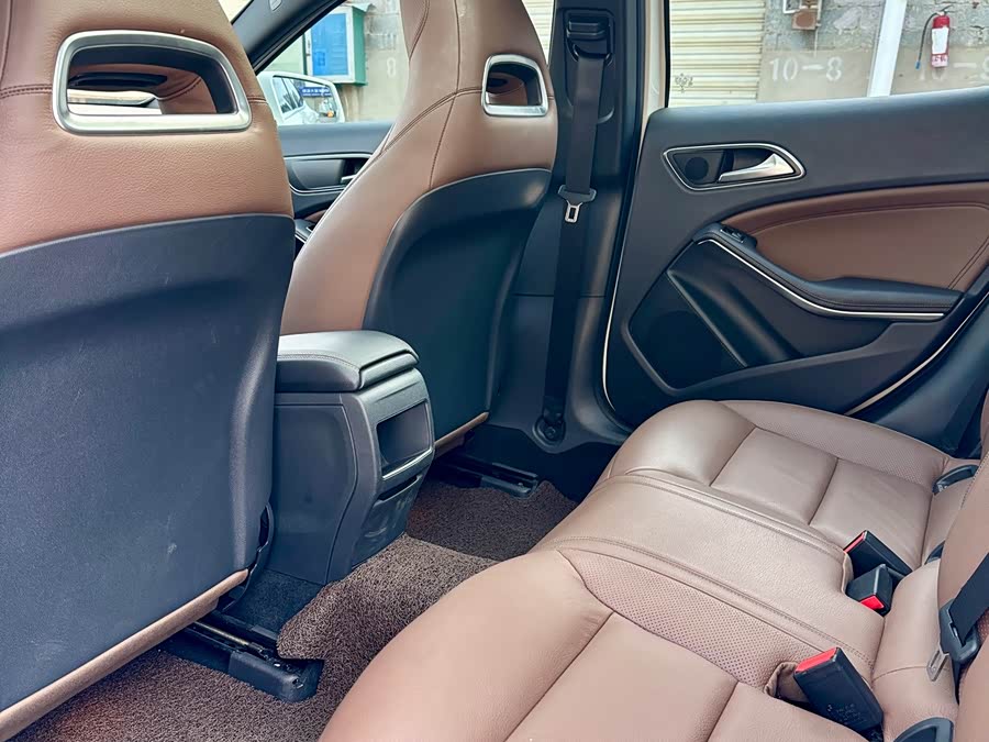 Mercedes-Benz GLA Class (Imported) 2015 #10 Mercedes-Benz GLA Class (Imported) 2015 car image #10