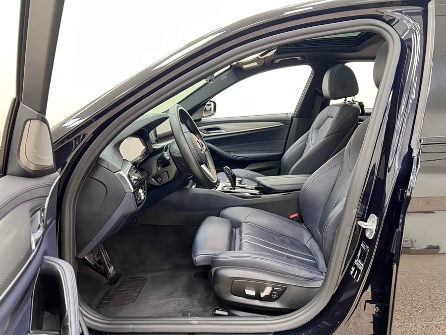 BMW 5 Series (Imported) 2019 #10 BMW 5 Series (Imported) 2019 car image #10