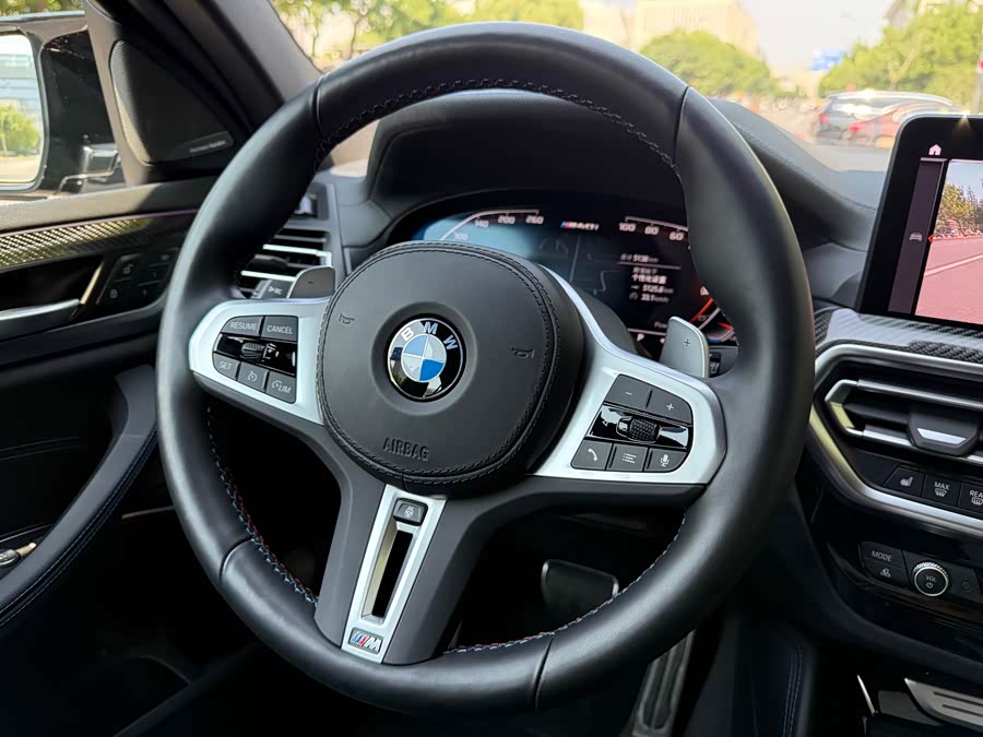 BMW X4 M40i 2024 car image #10