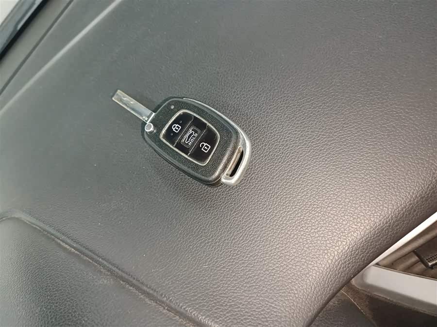 Hyundai Verna RV 2017 car image #10