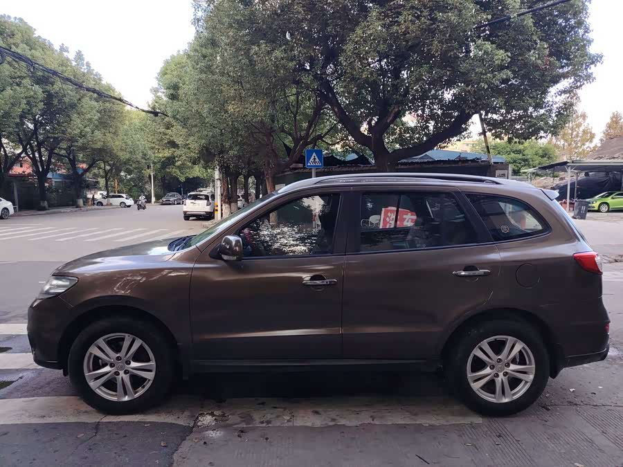 Hyundai Santa Fe Classic 2011 car image #10