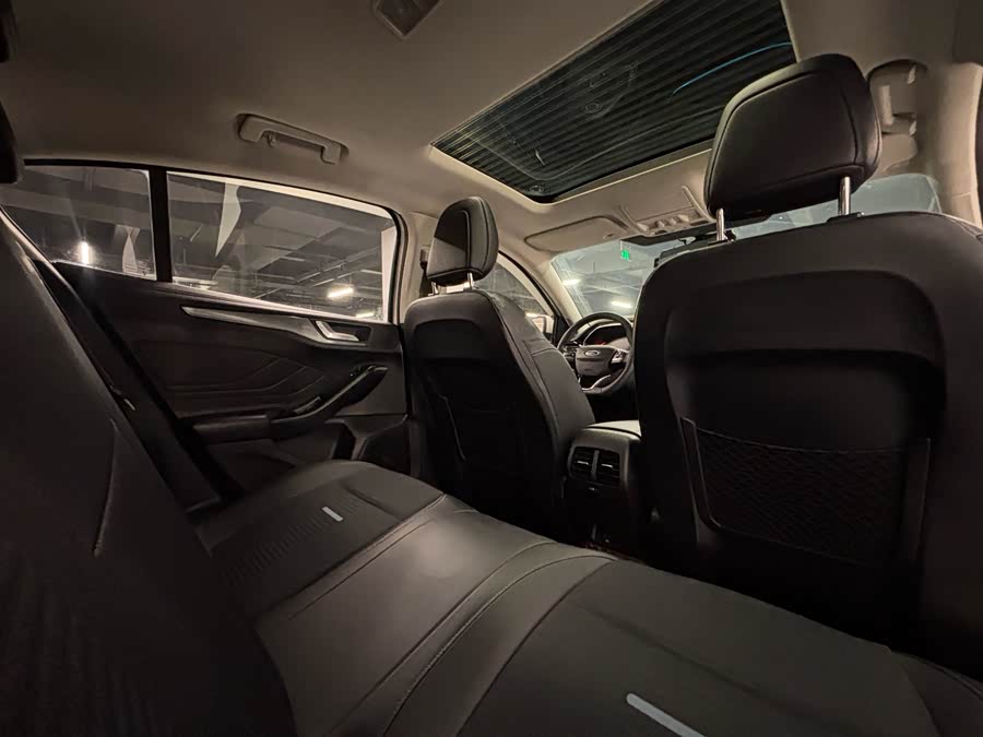 Ford Focus Active 2021 immagine di auto #10