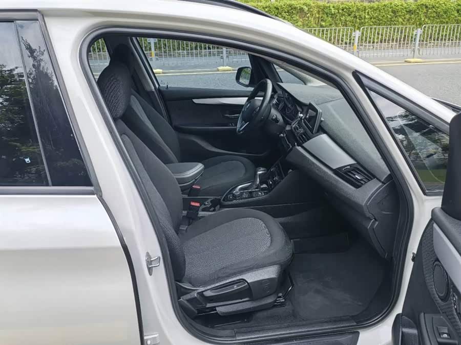 BMW 2 Series Tourer (Imported) 2015 #10 BMW 2 Series Tourer (Imported) 2015 car image #10