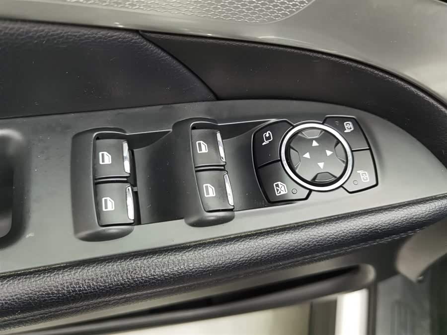 Ford Explorer (Imported) 2017 car image #10