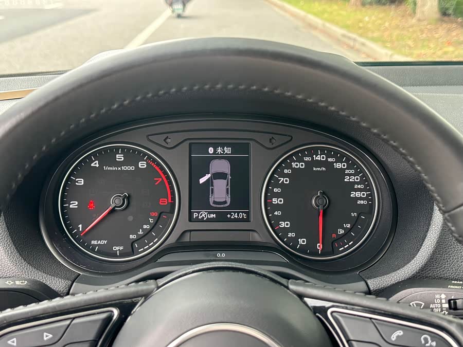 Audi Q2L 2020 #10 Audi Q2L 2020 car image #10