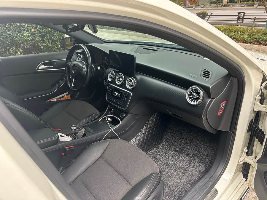 Mercedes-Benz A Class (Imported) 2014 car image #10