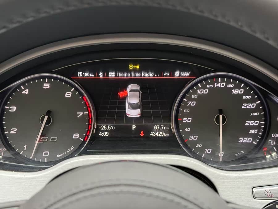 Audi S8 2009 car image #10