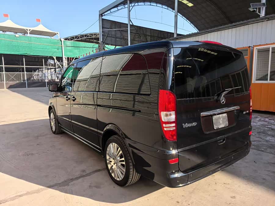 奔驰 唯雅诺 2017 汽车图片 #10