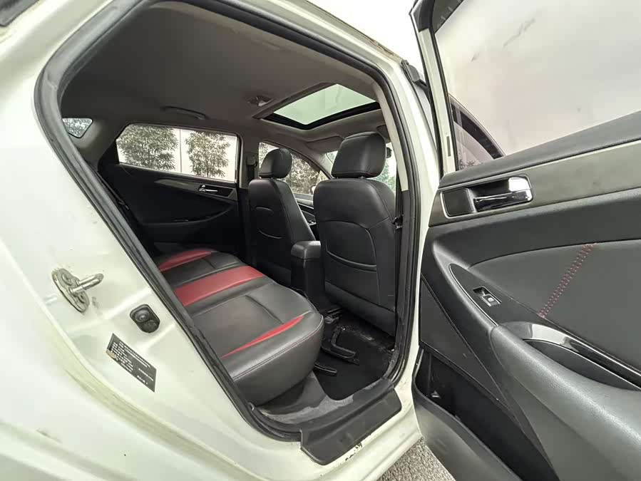 Changan Eado XT 2016 car image #10