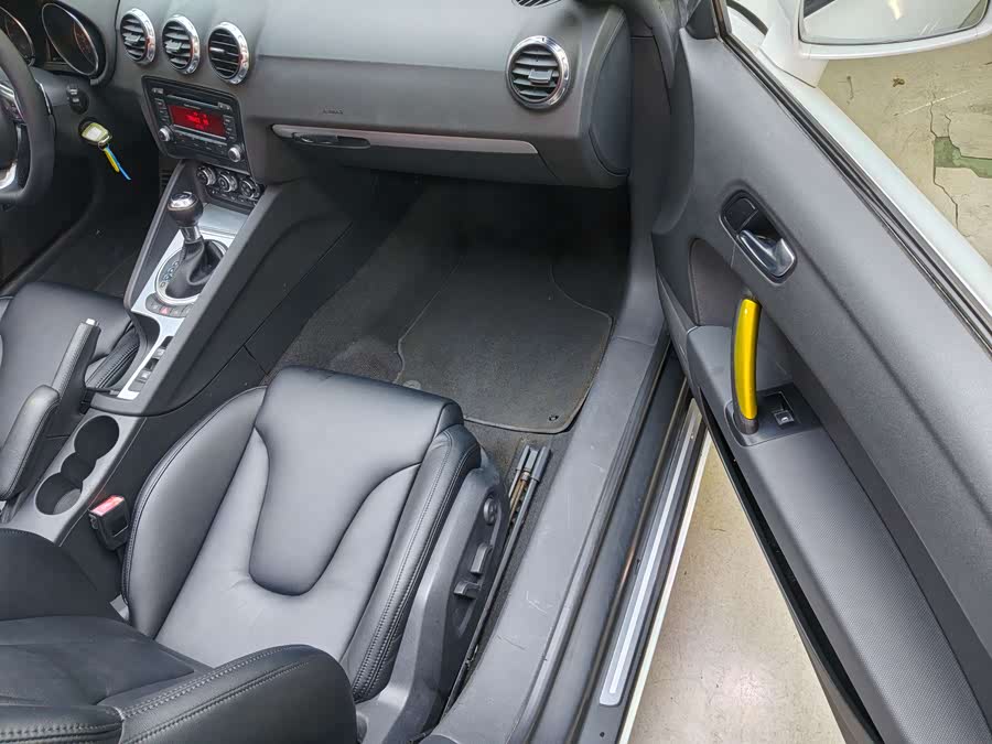 Audi TT 2009 #10 Audi TT 2009 car image #10