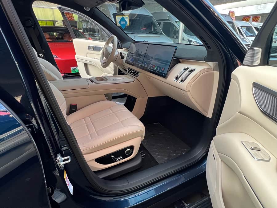 Deepal S09 2025 car image #10