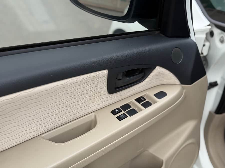 Suzuki SX4 Sedan 2014 imagem de carro #10