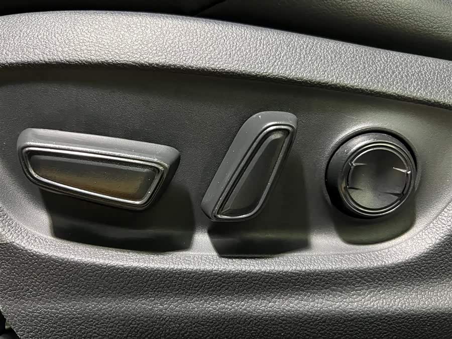 Toyota C-HR 2021 immagine di auto #10